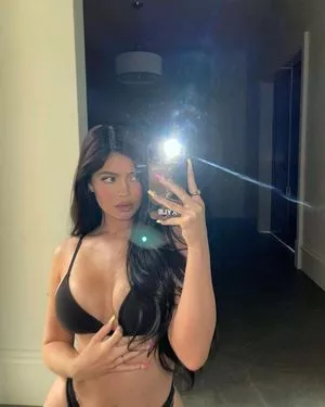 Kylie Jenner Onlyfans Leaked Nude Image #mEUTNSGfIO
