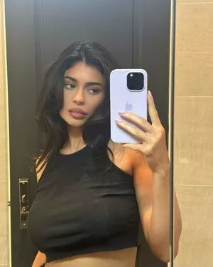 Kylie Jenner Onlyfans Leaked Nude Image #pld71d4sVS