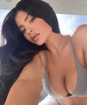 Kylie Jenner Onlyfans Leaked Nude Image #qltpfiFzjo