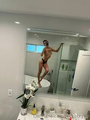 Kylie Rocket Onlyfans Leaked Nude Image #ifnTIGEXAR