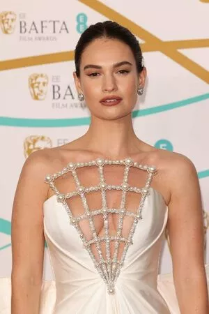 Lily James Onlyfans Leaked Nude Image #5cyk2EbEES