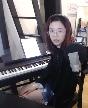 Lilypichu Onlyfans Leaked Nude Image #8ZmPjOMxLm