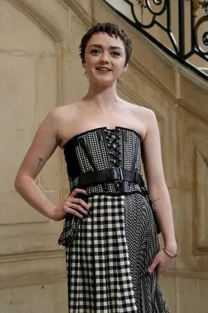 Maisie Williams Onlyfans Leaked Nude Image #JbONluwniI