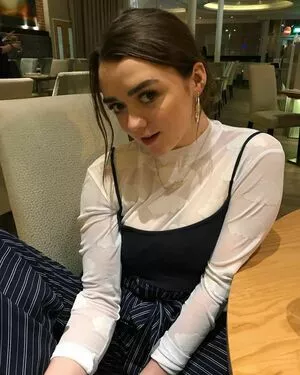 Maisie Williams Onlyfans Leaked Nude Image #RFVe0dGlfd