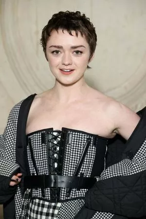 Maisie Williams Onlyfans Leaked Nude Image #gZ1Zdu9i2S