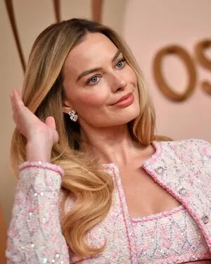 Margot Robbie Onlyfans Leaked Nude Image #QeTGmCaAKg