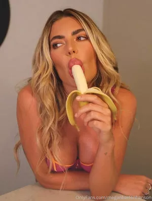 Megan Barton Hanson Onlyfans Leaked Nude Image #5YDi5eC6Q2