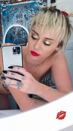 Miley Cyrus Onlyfans Leaked Nude Image #2Fa6S5IcxC