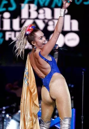 Miley Cyrus Onlyfans Leaked Nude Image #2Kf35DhoWh