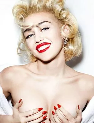 Miley Cyrus Onlyfans Leaked Nude Image #2bW4BKWmjQ