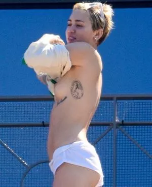 Miley Cyrus Onlyfans Leaked Nude Image #3vQ2raA6fa