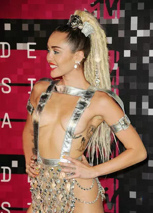 Miley Cyrus Onlyfans Leaked Nude Image #5Fla7vVWWv