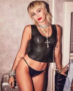 Miley Cyrus Onlyfans Leaked Nude Image #5M65UUiQoJ