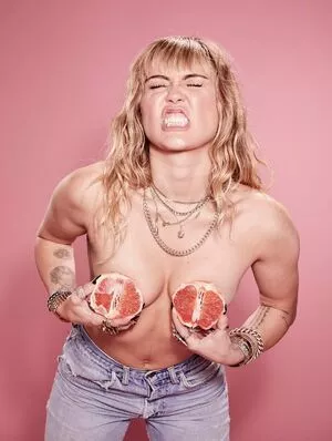 Miley Cyrus Onlyfans Leaked Nude Image #6B6NRThrcQ