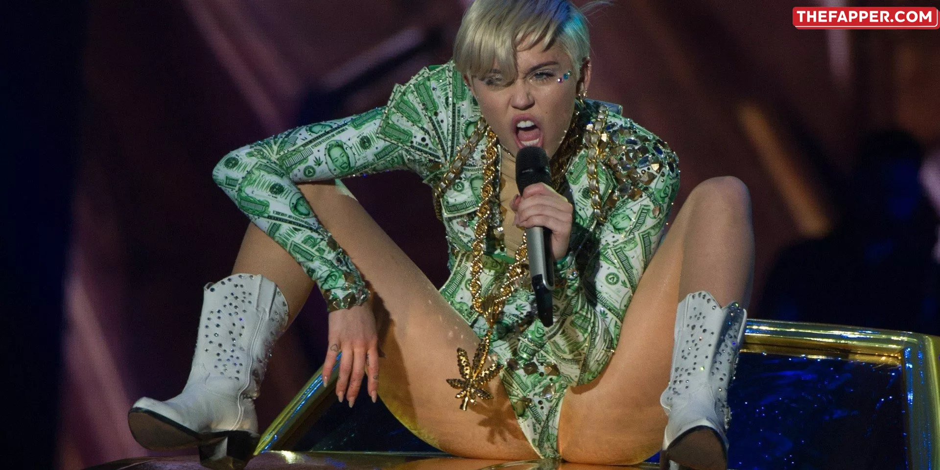 Miley Cyrus  Onlyfans Leaked Nude Image #9CtvDcJvWZ