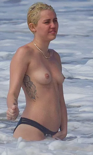 Miley Cyrus Onlyfans Leaked Nude Image #CI5k5ErL25