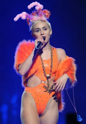 Miley Cyrus Onlyfans Leaked Nude Image #EHtXV8FLjk