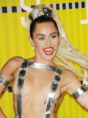 Miley Cyrus Onlyfans Leaked Nude Image #I2Gv4sZHe5