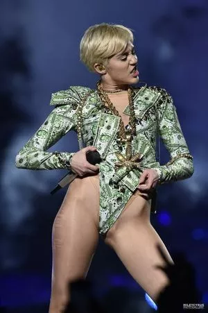 Miley Cyrus Onlyfans Leaked Nude Image #I7JHPvbKF8