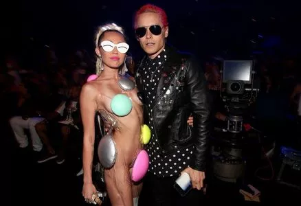 Miley Cyrus Onlyfans Leaked Nude Image #JU2EihU42n