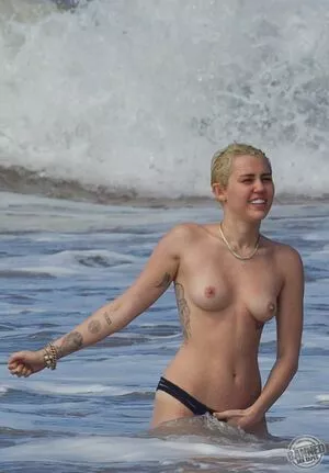 Miley Cyrus Onlyfans Leaked Nude Image #N4QB9bkGCZ