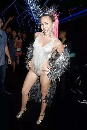 Miley Cyrus Onlyfans Leaked Nude Image #YiKQ5g3Tg1