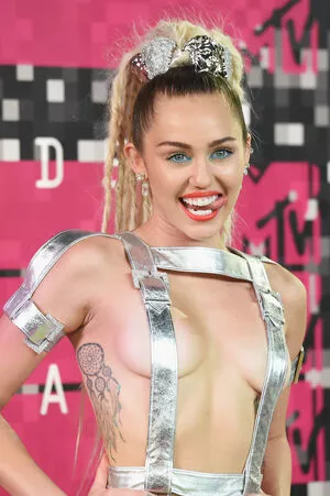 Miley Cyrus Onlyfans Leaked Nude Image #bAJkeKkMCD