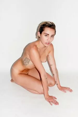 Miley Cyrus Onlyfans Leaked Nude Image #d0Q22oUa9g