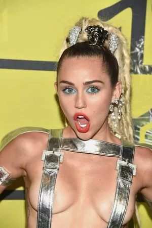 Miley Cyrus Onlyfans Leaked Nude Image #f1mqBY5X3w