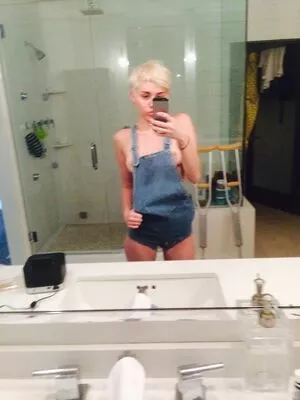 Miley Cyrus Onlyfans Leaked Nude Image #f5EA3iyuIc