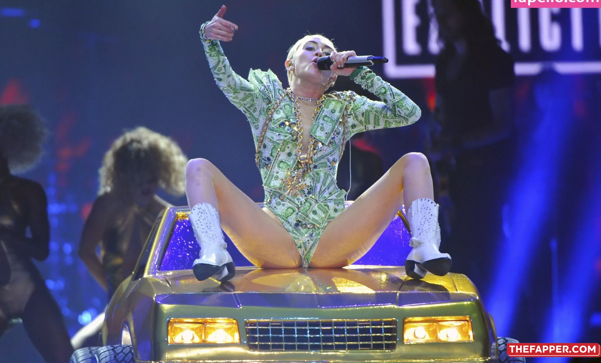 Miley Cyrus  Onlyfans Leaked Nude Image #g2fJSl95i3