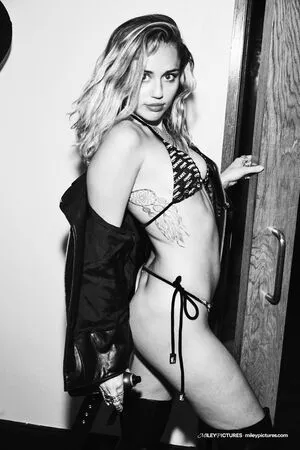 Miley Cyrus Onlyfans Leaked Nude Image #hJe8RepAr2