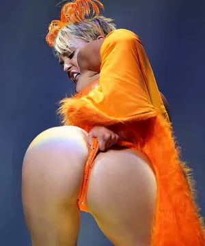 Miley Cyrus Onlyfans Leaked Nude Image #lu0omGA0VH