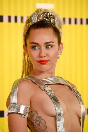 Miley Cyrus Onlyfans Leaked Nude Image #nMs3STKKU9