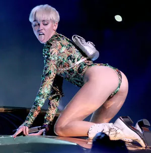 Miley Cyrus Onlyfans Leaked Nude Image #qP477WNruY