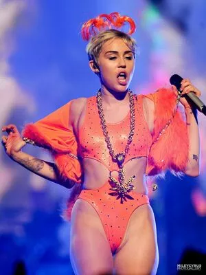 Miley Cyrus Onlyfans Leaked Nude Image #unS5fO3JyA