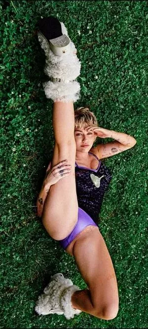 Miley Cyrus Onlyfans Leaked Nude Image #xIe49Goia2