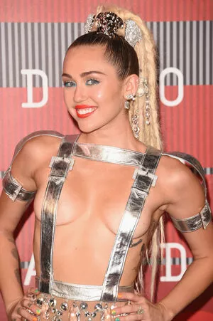 Miley Cyrus Onlyfans Leaked Nude Image #yVf1gdIbeO