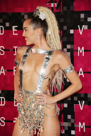 Miley Cyrus Onlyfans Leaked Nude Image #zm8S6Tx0Hq