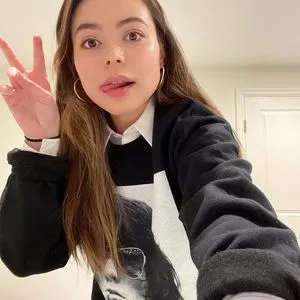 Miranda Cosgrove Onlyfans Leaked Nude Image #KjF4mxw1yW