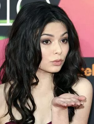 Miranda Cosgrove OnlyFans Leak MLuI8m08qI