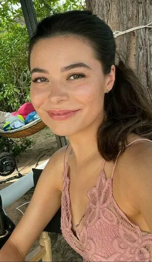 Miranda Cosgrove Onlyfans Leaked Nude Image #Ol5bh9MVo1