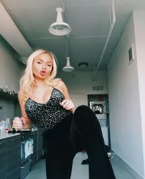 Natalie Alyn Lind OnlyFans Leak CyugYZOXI8