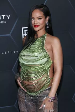 Rihanna Onlyfans Leaked Nude Image #1cTQg0vOpv