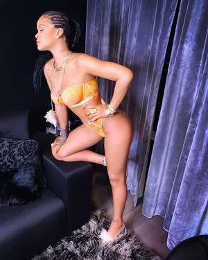 Rihanna Onlyfans Leaked Nude Image #1rI7IT3wM9