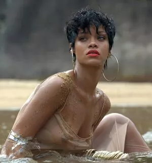 Rihanna Onlyfans Leaked Nude Image #5646y4IGsD