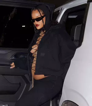 Rihanna Onlyfans Leaked Nude Image #7Fkeafw9Yh