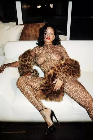 Rihanna Onlyfans Leaked Nude Image #89KN2GldAZ