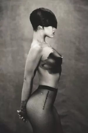 Rihanna Onlyfans Leaked Nude Image #AOAxZTDglG