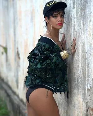 Rihanna Onlyfans Leaked Nude Image #AZ5bewyIZp